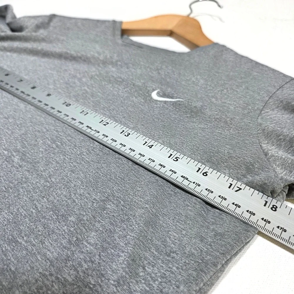 Nike Fit Dry Shirt Womens M Gray Long Sleeve Crew Neck Performance Top Active